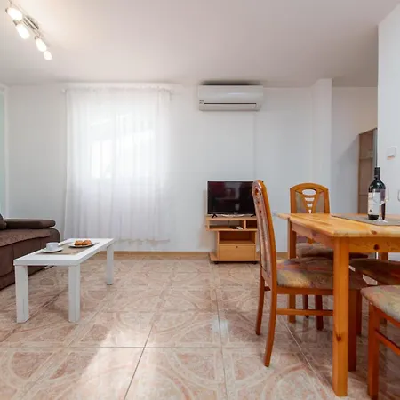 Apartment In With Wifi